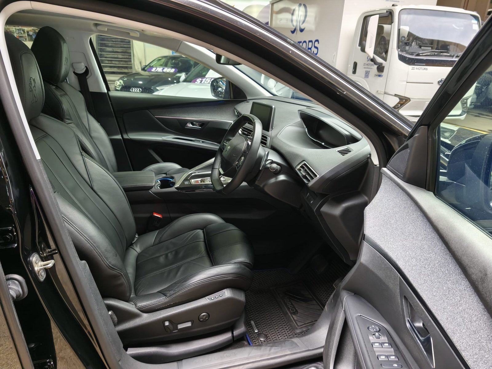 Peugeot 5008 1.2 PureTech Allure photo 7